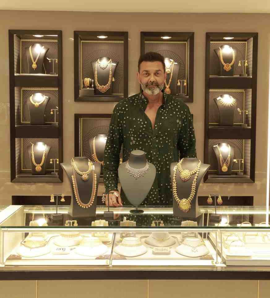 कल्याण ज्वेलर्सचं पुण्यात नवीन शोरूम – बॉबी देओल यांच्या हस्ते भव्य उद्घाटन!