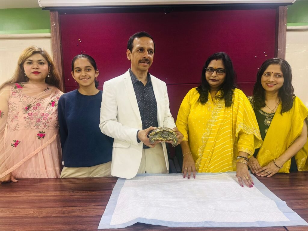 अंडी बाहेर न काढू शकणाऱ्या मादी कासवावर पुण्यातील स्मॉल अॅनिमल क्लिनिकचे यशस्वी उपचार