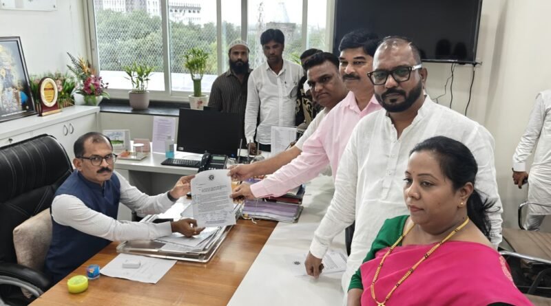 सरकारच्या अकार्यक्षमतेमुळे महाराष्ट्र दंगलीच्या उंबरठ्यावर: प्रक्षोभक विधाने करणाऱ्या नेत्यांना भाषण बंदी करा!