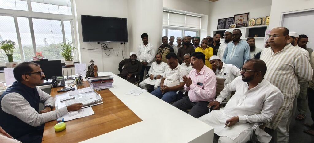 सरकारच्या अकार्यक्षमतेमुळे महाराष्ट्र दंगलीच्या उंबरठ्यावर: प्रक्षोभक विधाने करणाऱ्या नेत्यांना भाषण बंदी करा!