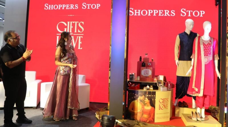 शॉपर्स स्टॉपतर्फे ‘दिवाळी कलेक्शन’चे अभिनेत्री तेजस्वी प्रकाश हिच्या हस्ते भव्य अनावरण