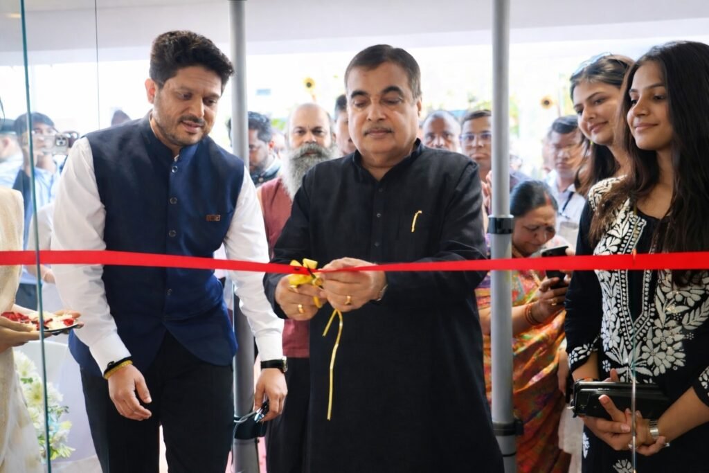केंद्रीय मंत्री नितीन गडकरी यांच्या हस्ते नागपूरमध्ये अधिरा अँड अप्पा कॉफीच्या फ्लॅगशिप कॅफेचे उद्घाटन