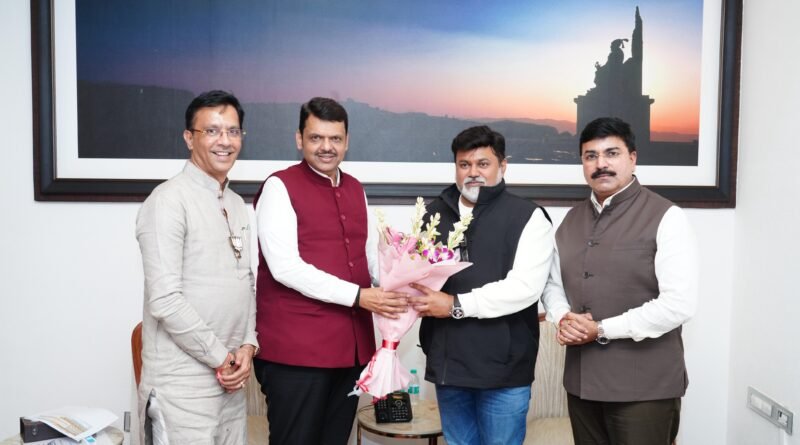 पुणे महापालिकेसाठी महायुती फिक्स? फडणवीस–सामंतांची बैठक, गणेश बिडकरांची पोस्ट ठरतेय चर्चेचा केंद्रबिंदू