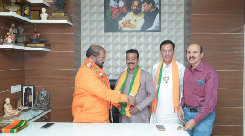 प्रभाग २४ मध्ये राजकीय चित्र बदलले; उमेश शेडगेंचा भाजपमध्ये प्रवेश, बिडकरांना बळ