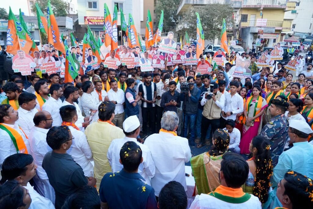 म्हाळुंगे गावात भाजपची भव्य पदयात्रा; ना. चंद्रकांतदादा पाटील यांच्या उपस्थितीत विकासाला गती