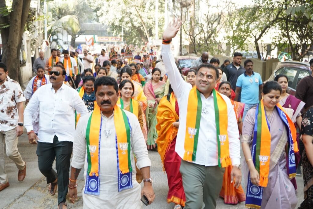 प्रभाग ८ मध्ये सनी निम्हण यांचा प्रचार जोमात; पदयात्रेत नागरिकांचा सहभाग वाढला